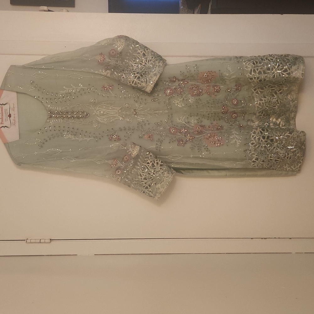 NWOT Pakistani Indian formal salwar kameez